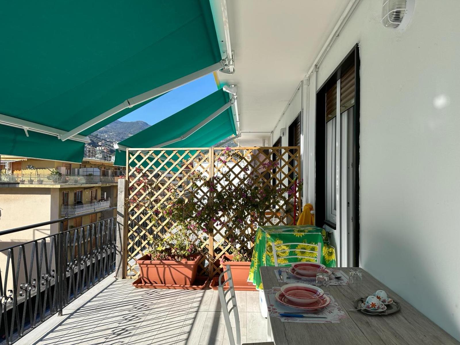 Апартаменти Wh - Un Posto Al Sole - Attico Monolocale Con Parcheggio Gratuito - 5 Minuti Dal Centro - Wifi Санремо Екстер'єр фото
